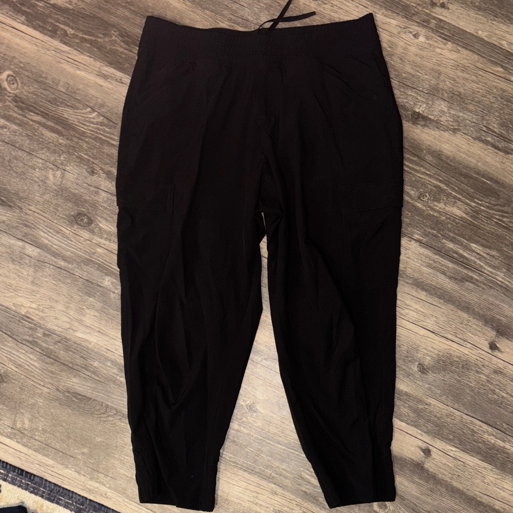 North Face Black Cargo Capri Joggers